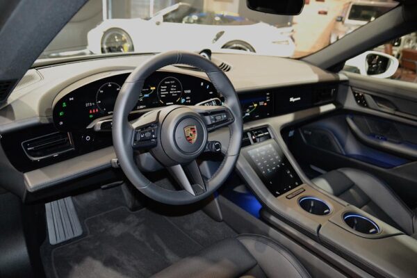 Porsche Taycan 4S Performance