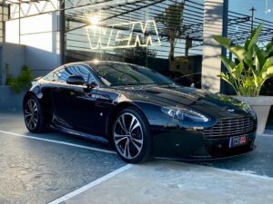 Aston Martin V12 Vantage