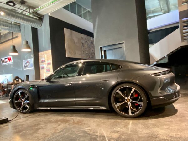 Porsche Taycan 4S