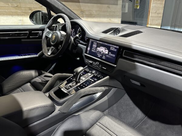 Porsche Cayenne Coupé Turbo S Hybrid 2021 - Imagen 12