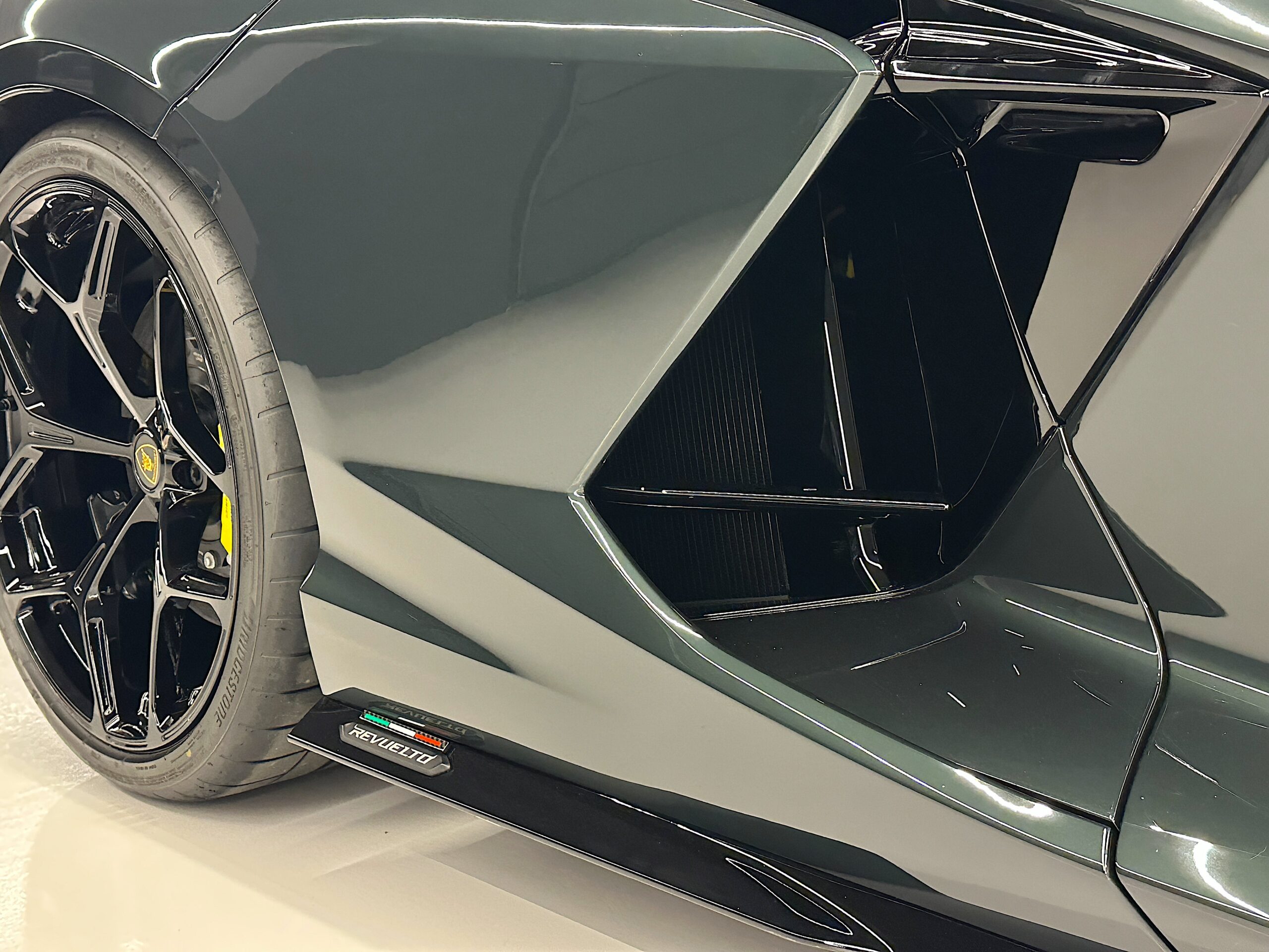 Lamborghini Revuelto "900 KM - NACIONAL" - Imagen 33