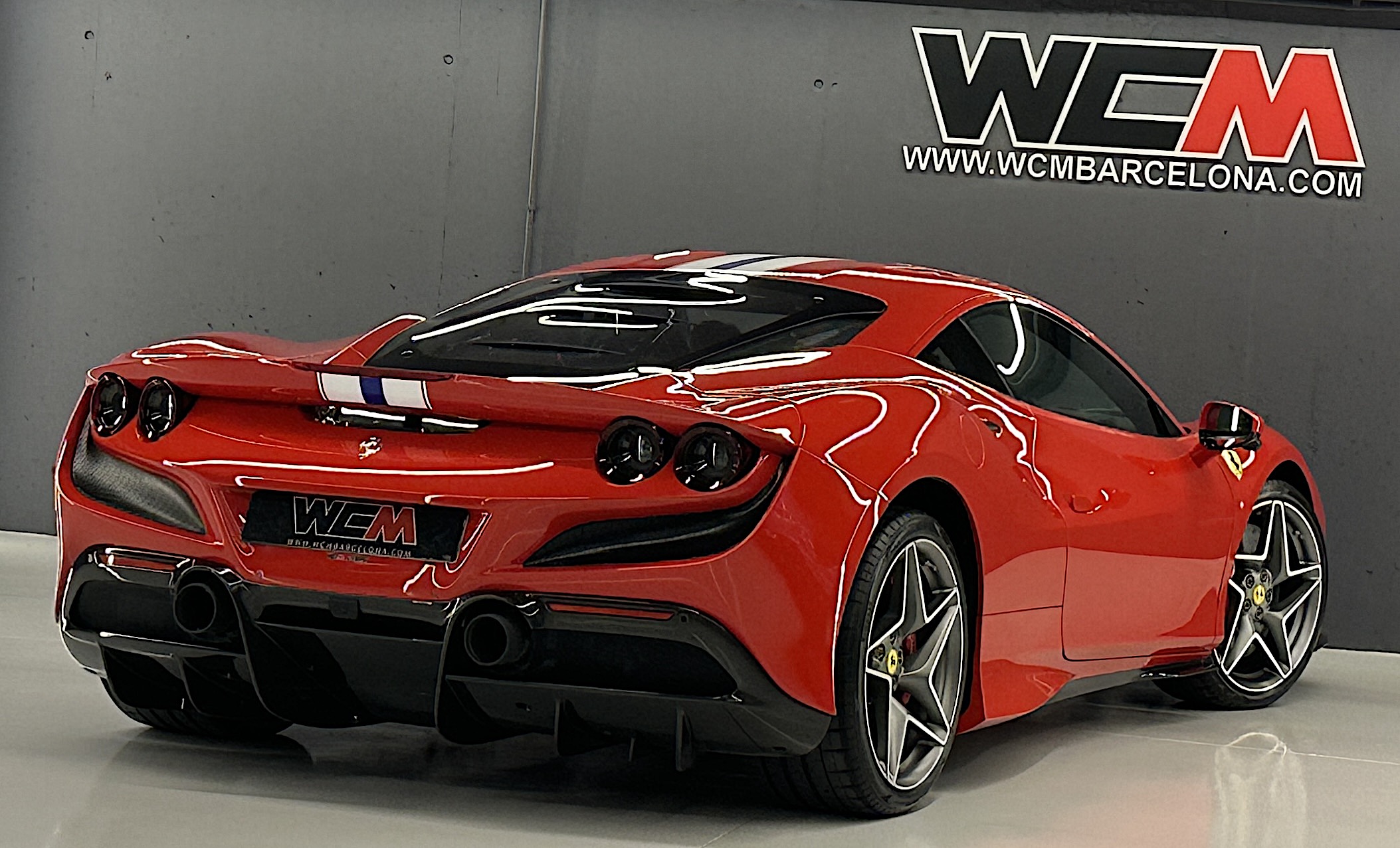 Ferrari F8 Tributo Full Carbon - WCM Barcelona