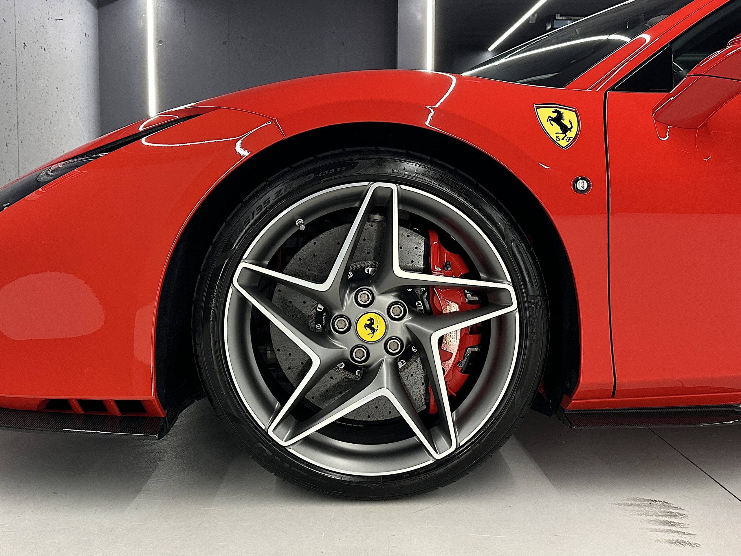 Ferrari F8 Tributo 2023 "4.000 Km - FULL CARBONO" - Imagen 9