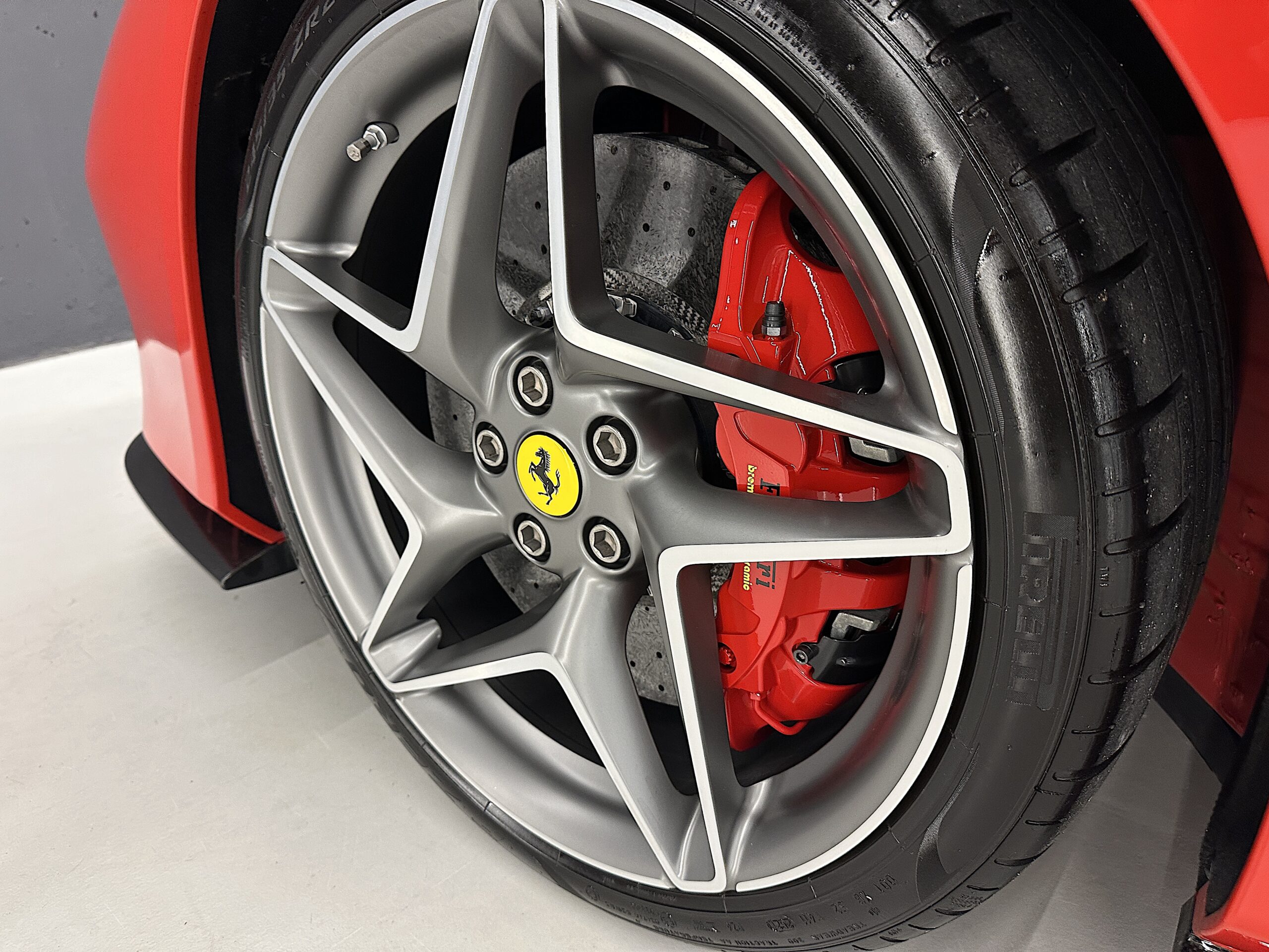 Ferrari F8 Tributo 2023 "4.000 Km - FULL CARBONO" - Imagen 10