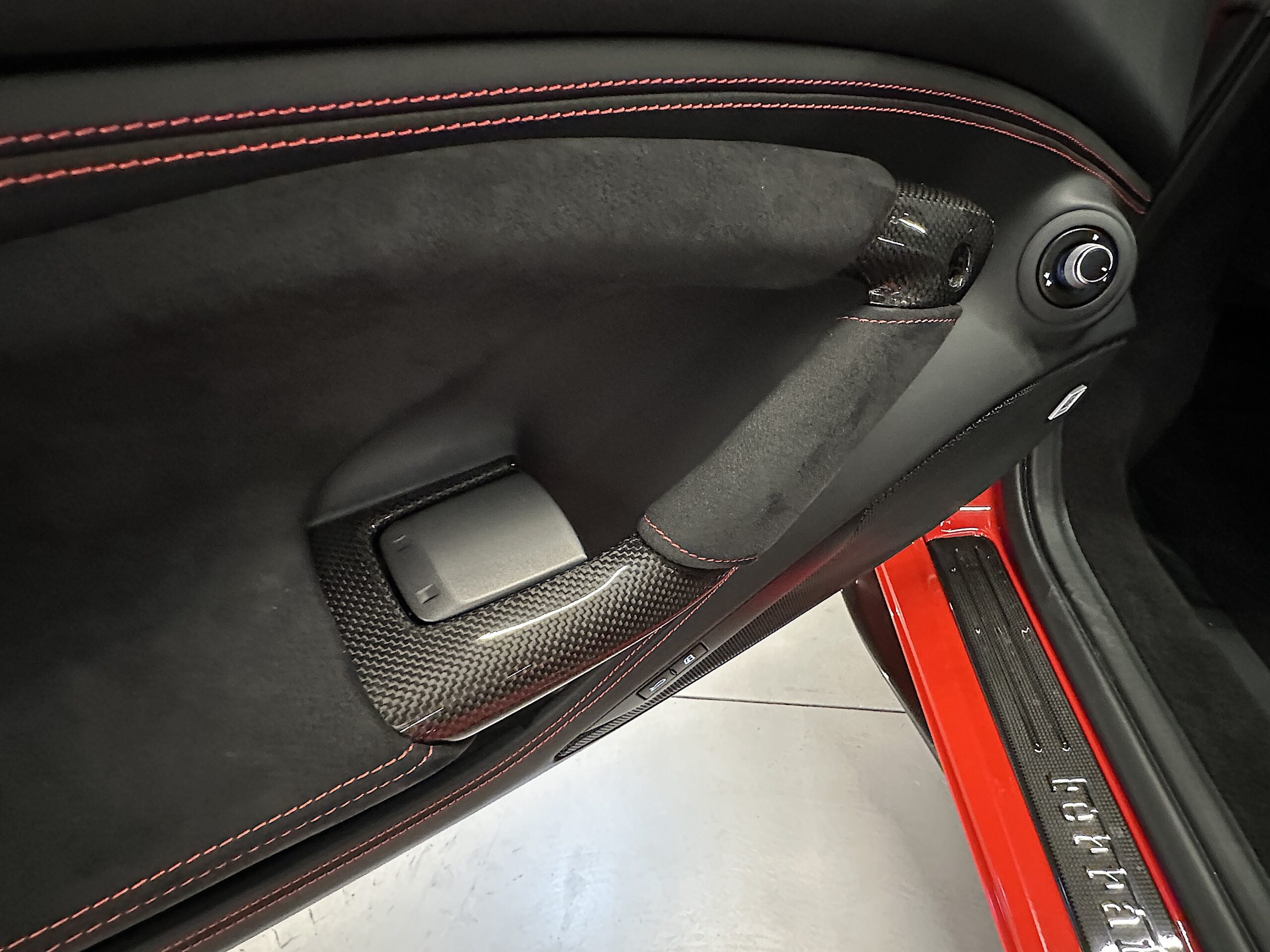 Ferrari F8 Tributo 2023 "4.000 Km - FULL CARBONO" - Imagen 17