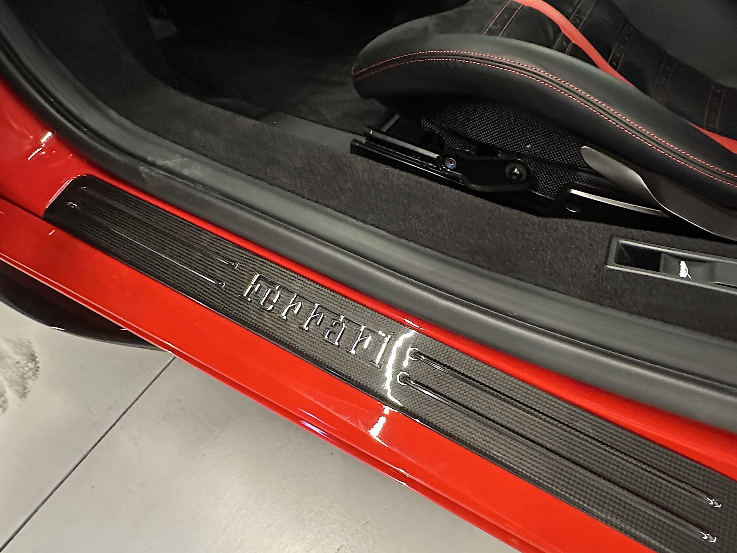 Ferrari F8 Tributo 2023 "4.000 Km - FULL CARBONO" - Imagen 18