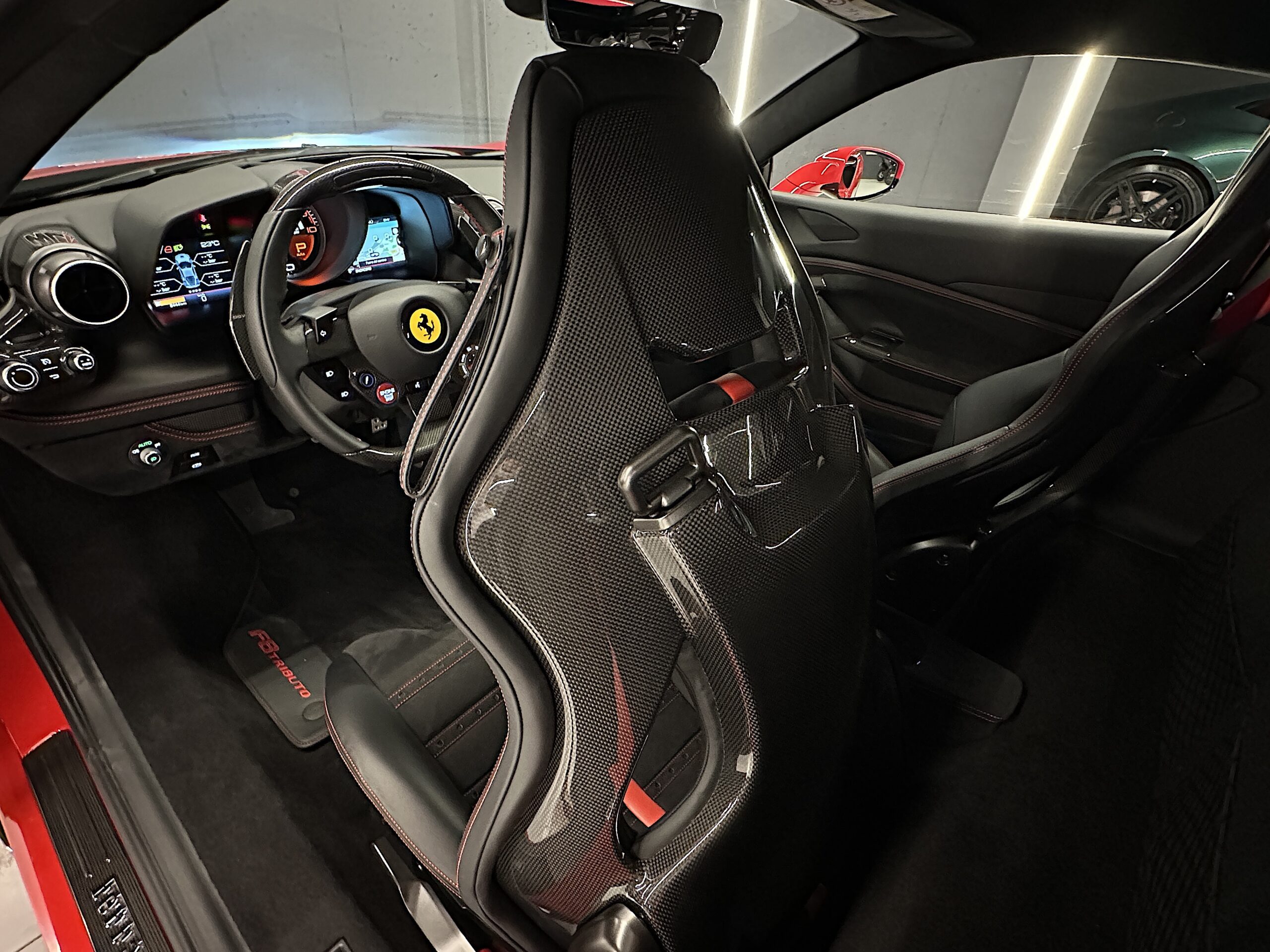 Ferrari F8 Tributo 2023 "4.000 Km - FULL CARBONO" - Imagen 19