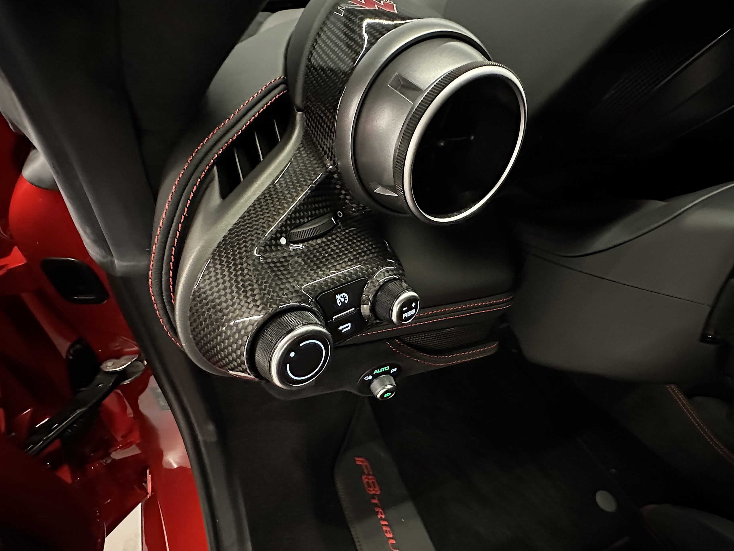 Ferrari F8 Tributo 2023 "4.000 Km - FULL CARBONO" - Imagen 20