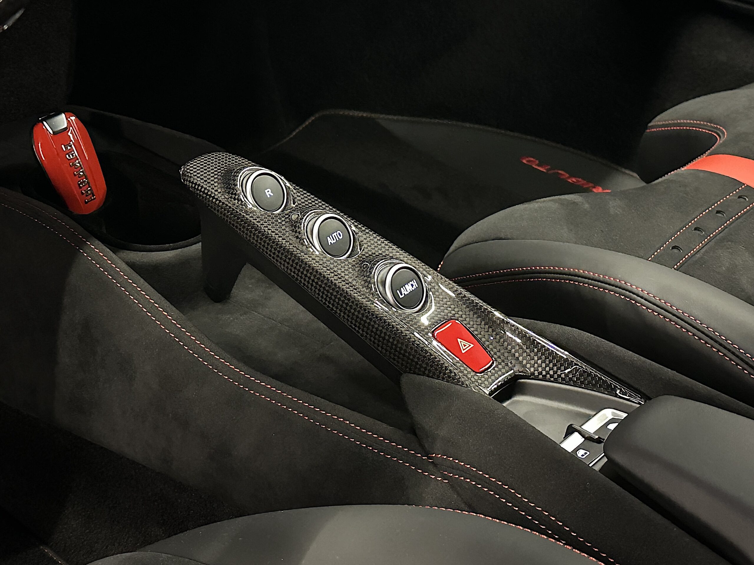 Ferrari F8 Tributo 2023 "4.000 Km - FULL CARBONO" - Imagen 21