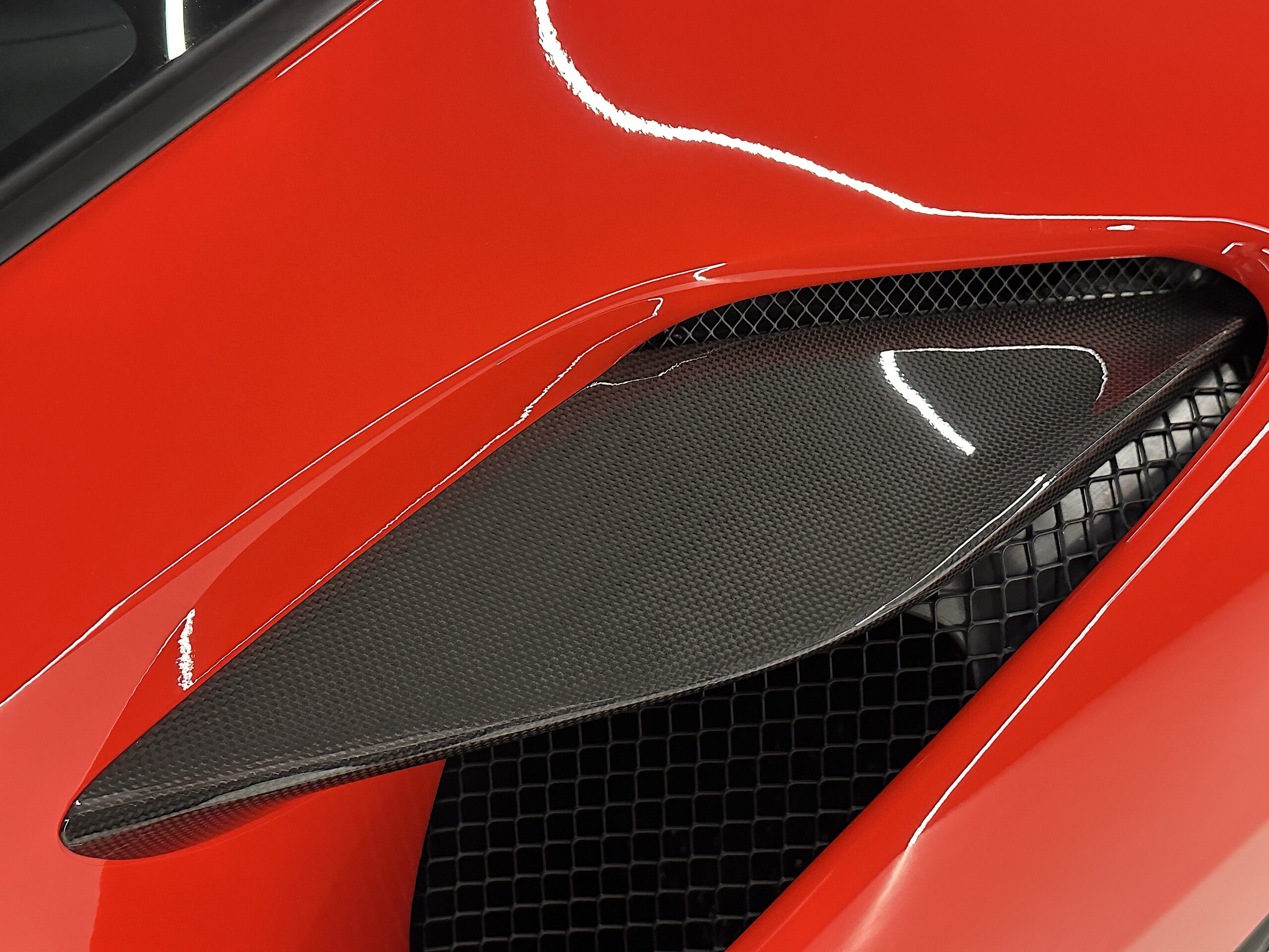 Ferrari F8 Tributo 2023 "4.000 Km - FULL CARBONO" - Imagen 25