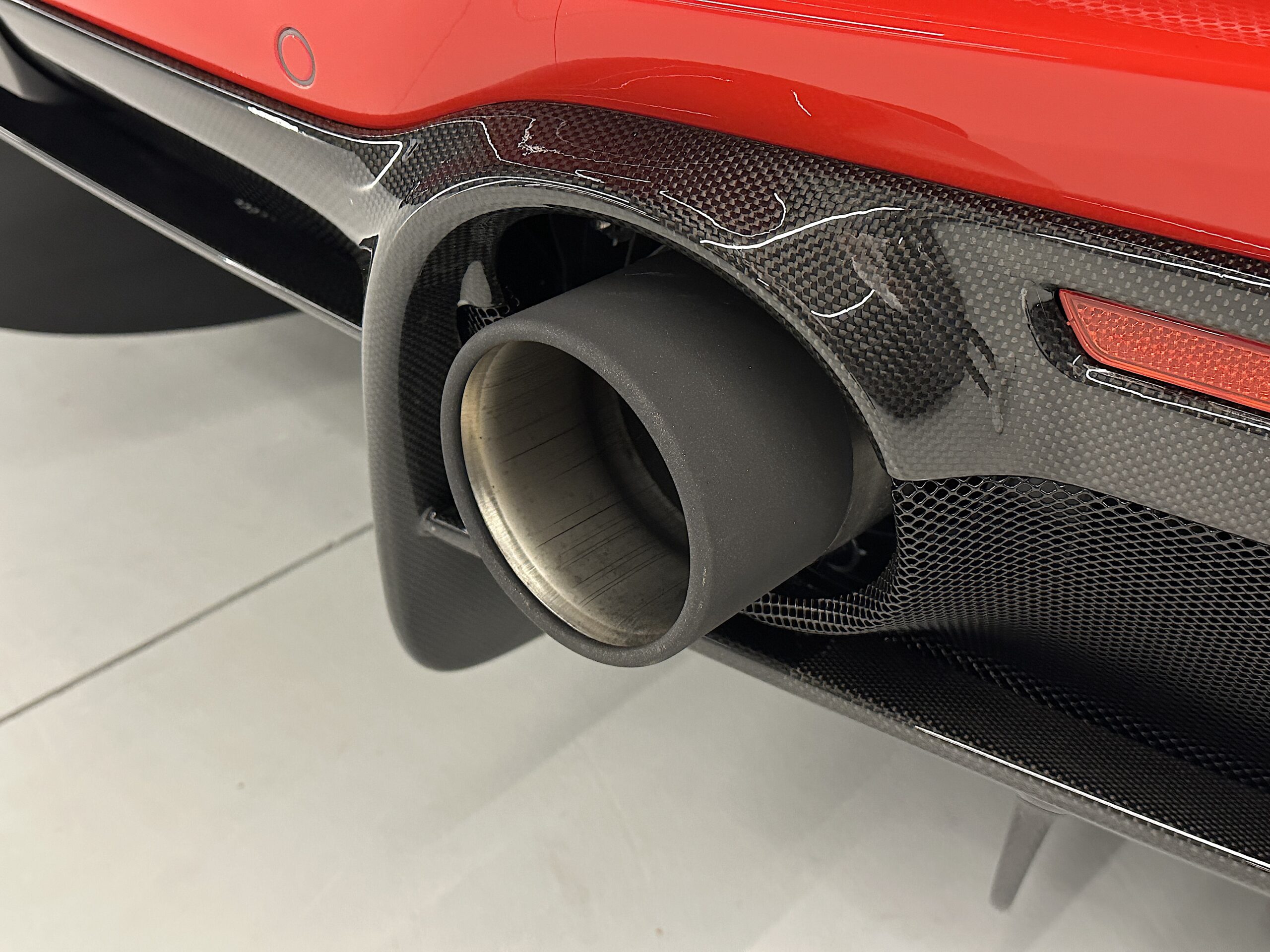 Ferrari F8 Tributo 2023 "4.000 Km - FULL CARBONO" - Imagen 29