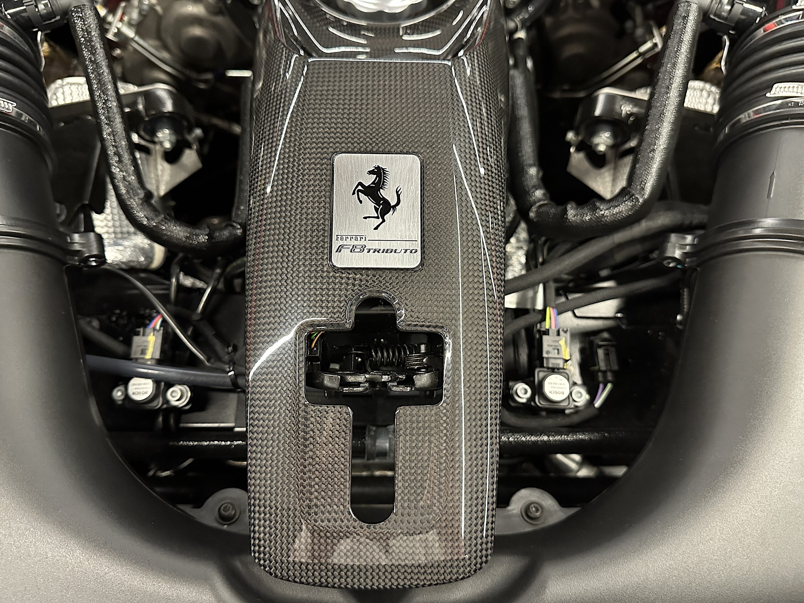 Ferrari F8 Tributo 2023 "4.000 Km - FULL CARBONO" - Imagen 34