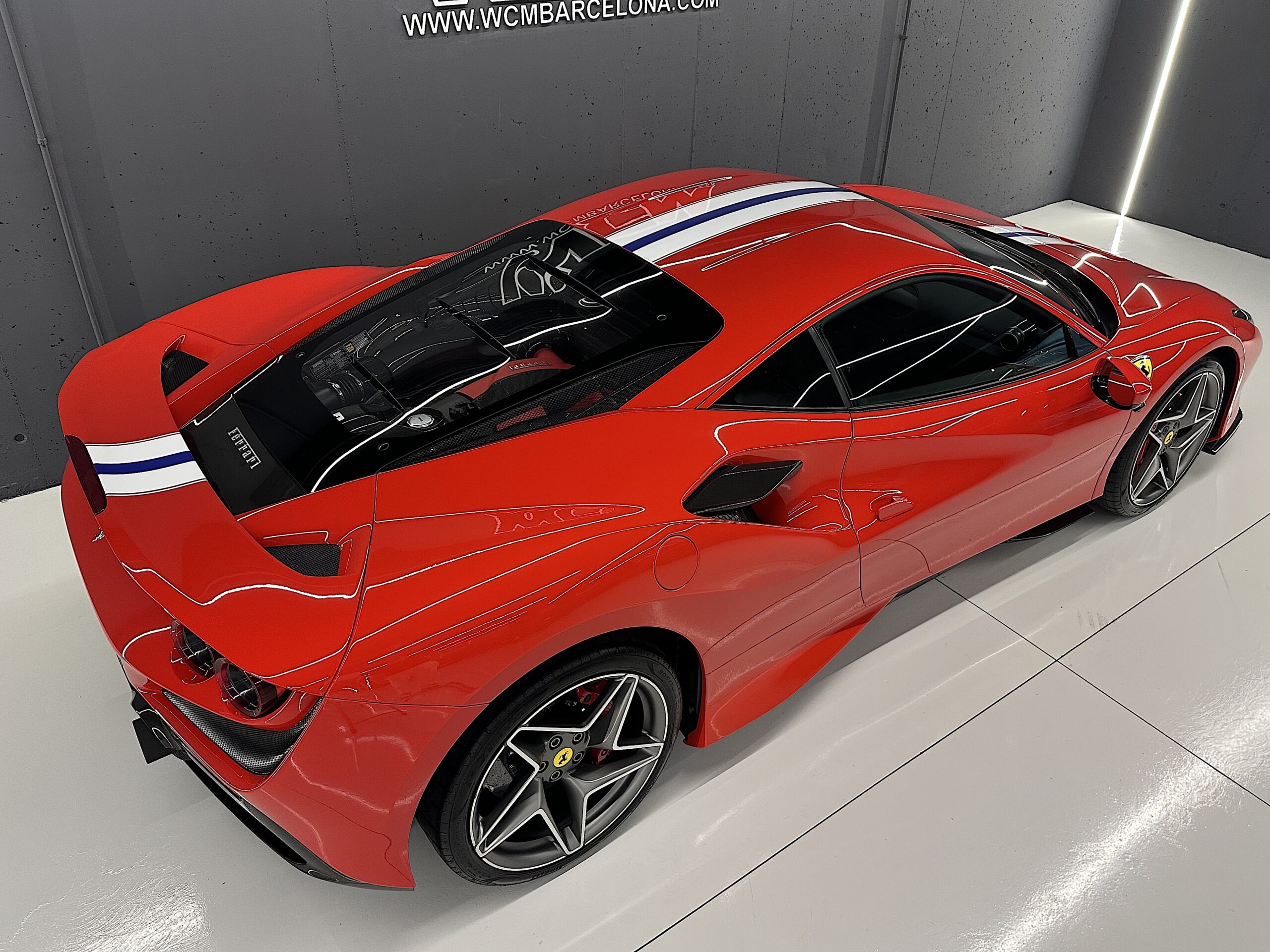 Ferrari F8 Tributo Full Carbon - WCM Barcelona