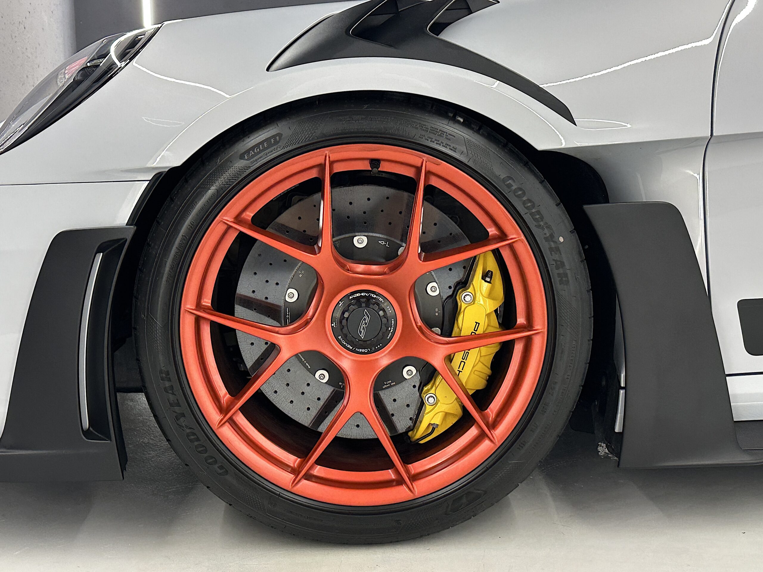 Porsche 992 GT3 RS 2025 "WEISSACH + FRENOS CERAMICOS" - Imagen 9