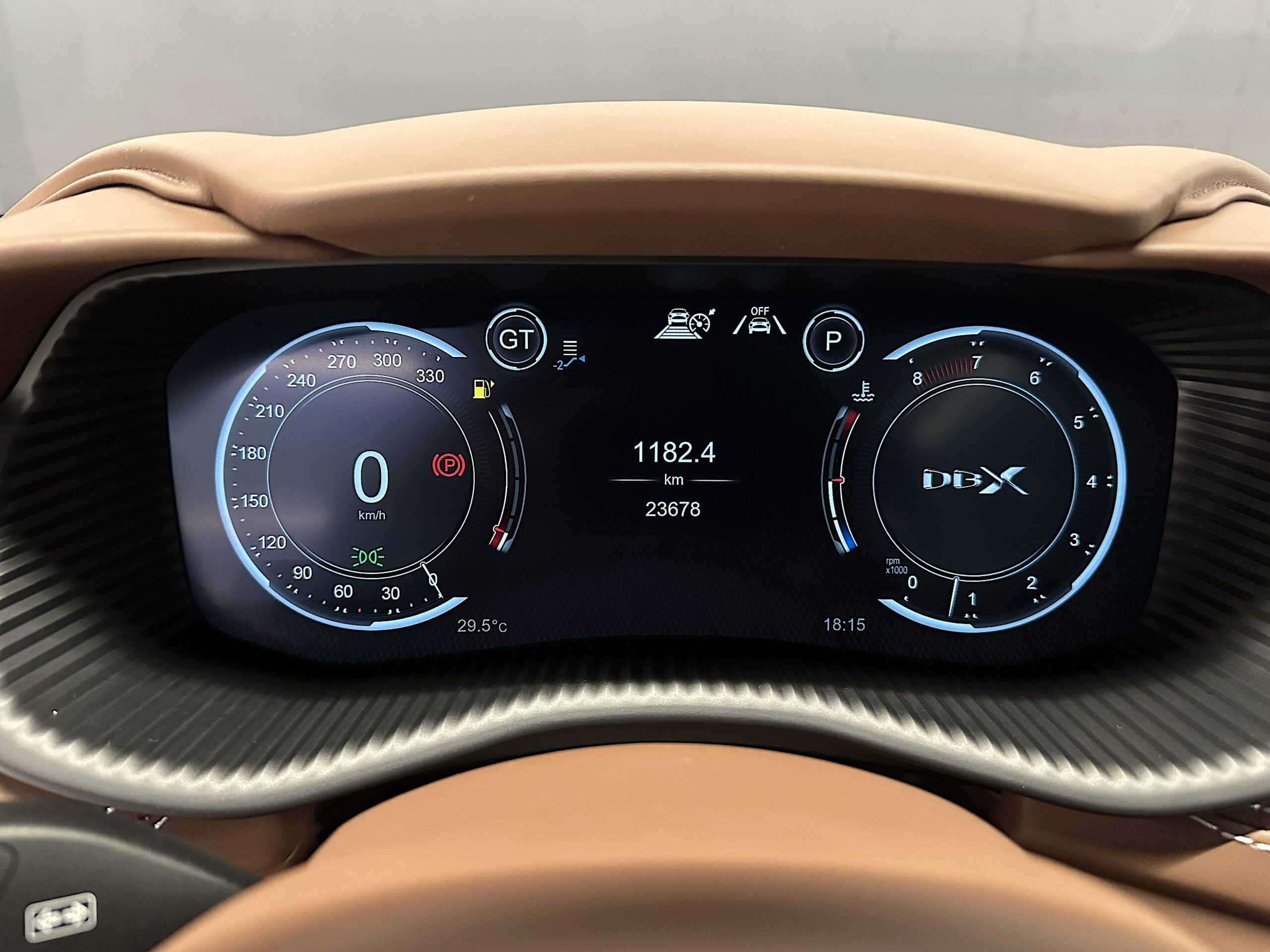 Aston Martin DBX707 2023 - Imagen 17