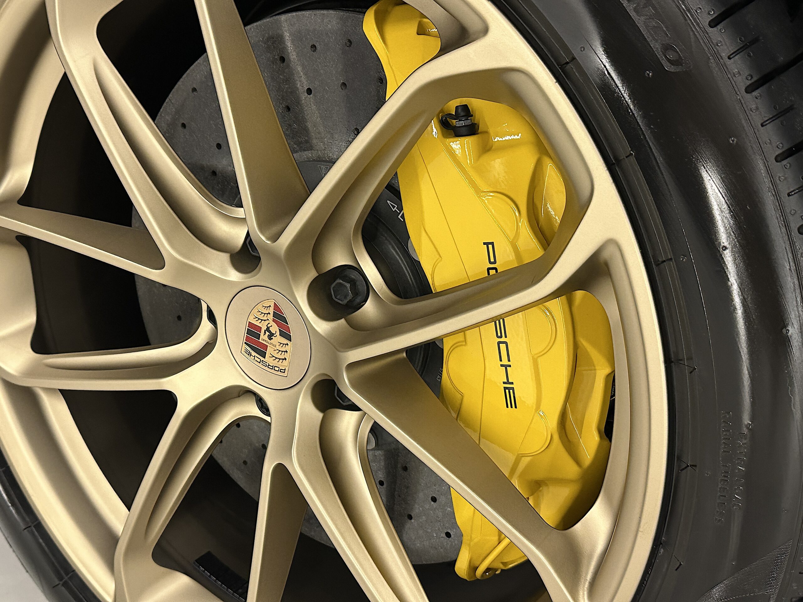 Porsche Cayenne Coupé Turbo E-Hybrid PACK GT 2025 - Imagen 10