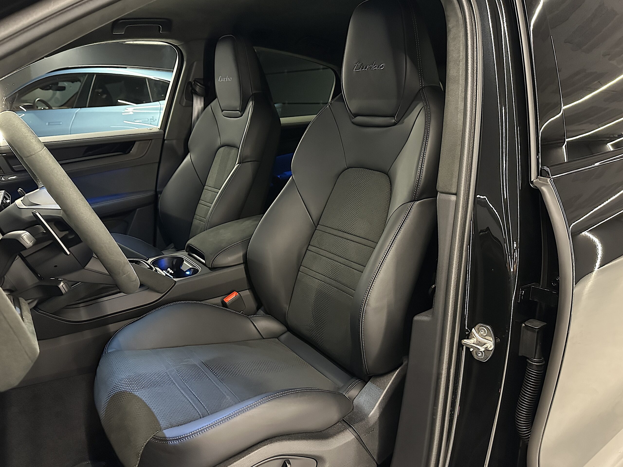 Porsche Cayenne Coupé Turbo E-Hybrid PACK GT 2025 - Imagen 15
