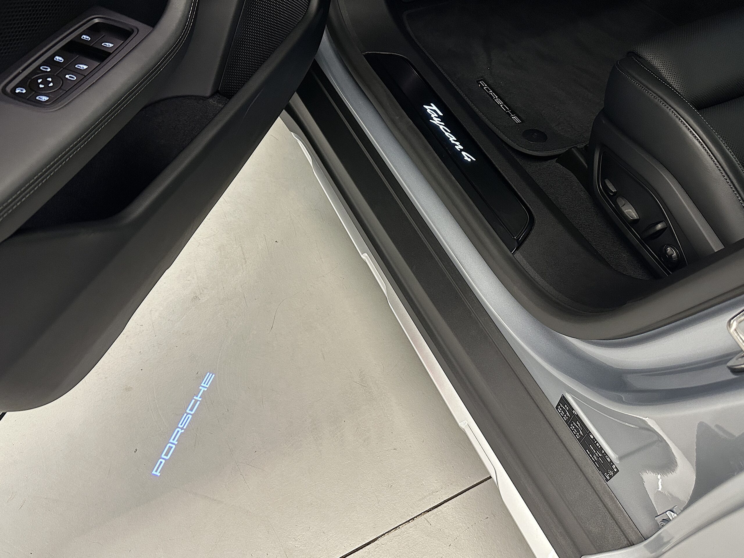 Porsche Taycan 4 Cross Turismo 2025 JII - "Nuevo a estrenar" - Imagen 19