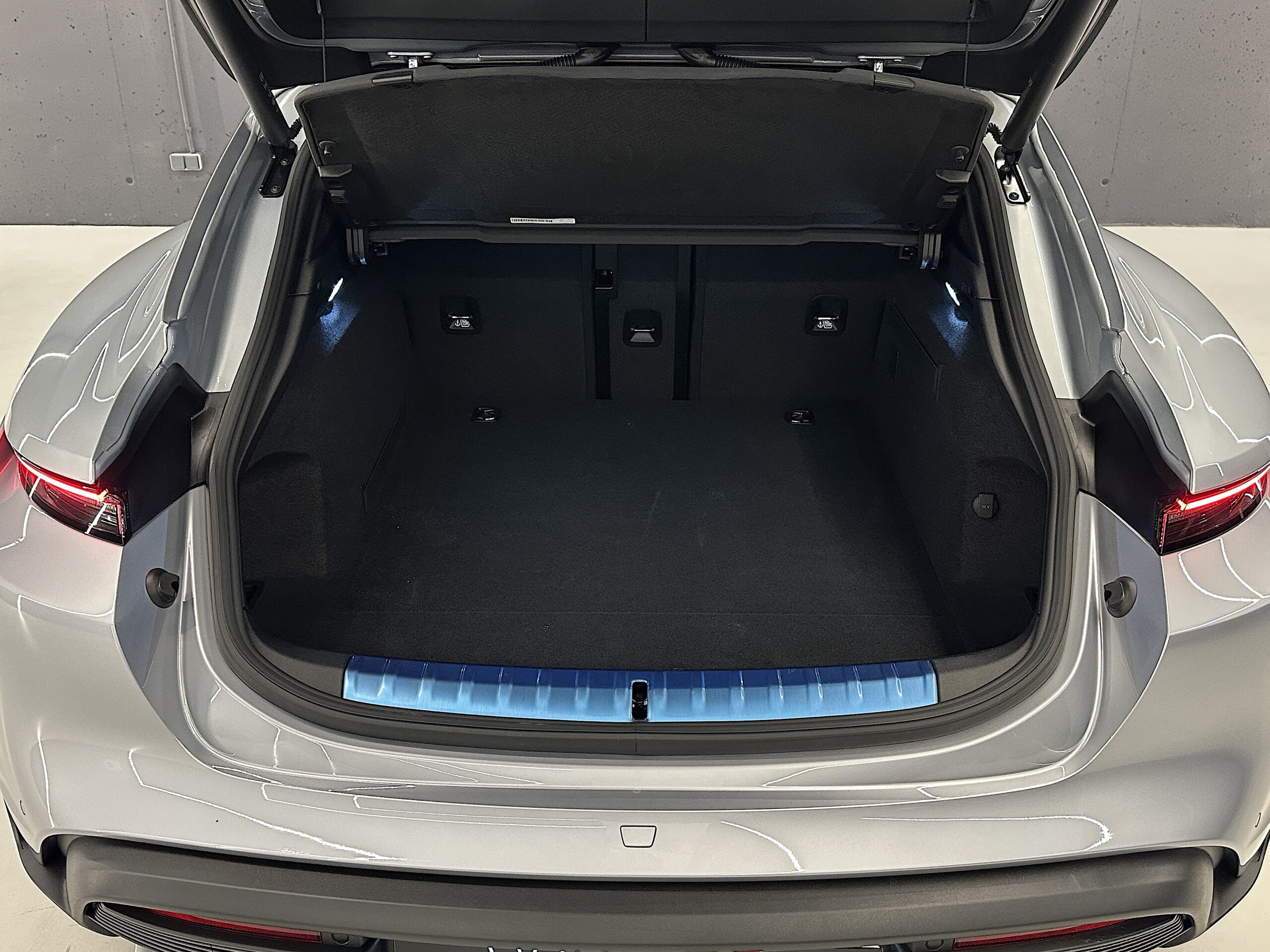 Porsche Taycan 4 Cross Turismo 2025 JII - "Nuevo a estrenar" - Imagen 26