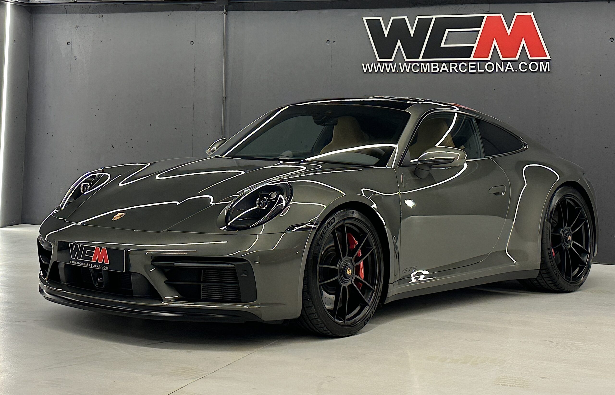 Porsche 992 C4 GTS 2023 - Green Aventurine - Exclusive Manufaktur - WCM Barcelona