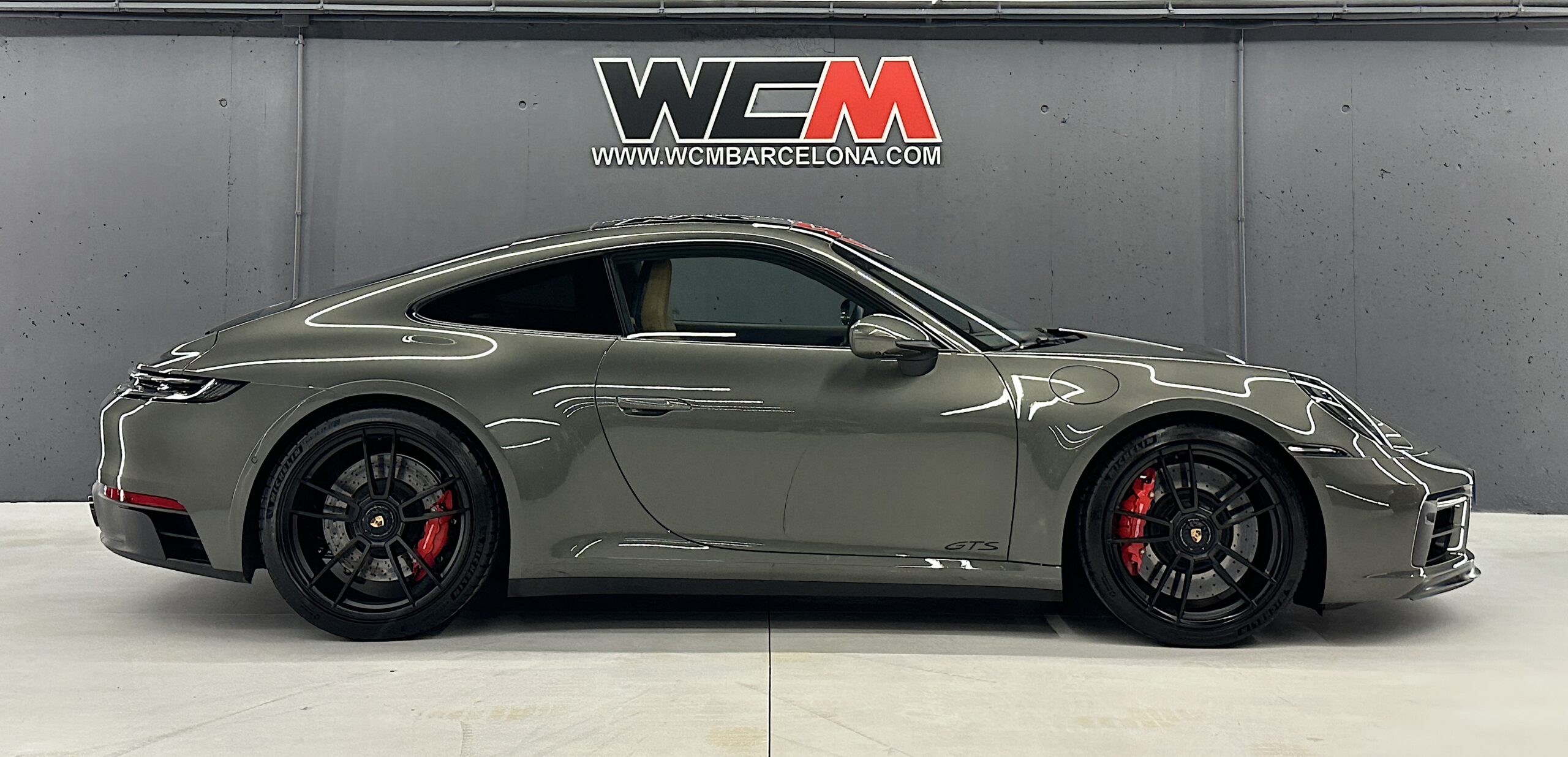 Porsche 992 C4 GTS 2023 - Green Aventurine - Exclusive Manufaktur - WCM Barcelona
