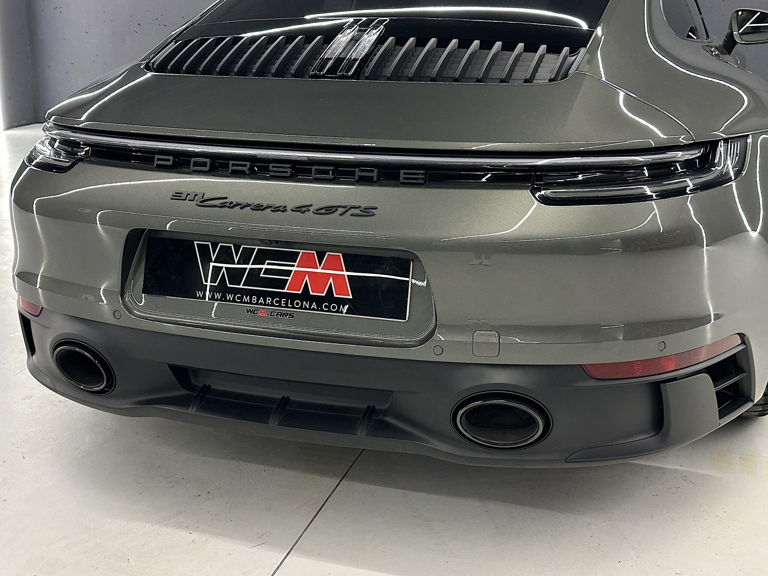 Porsche 992 C4 GTS 2023 - Green Aventurine - Exclusive Manufaktur - WCM Barcelona