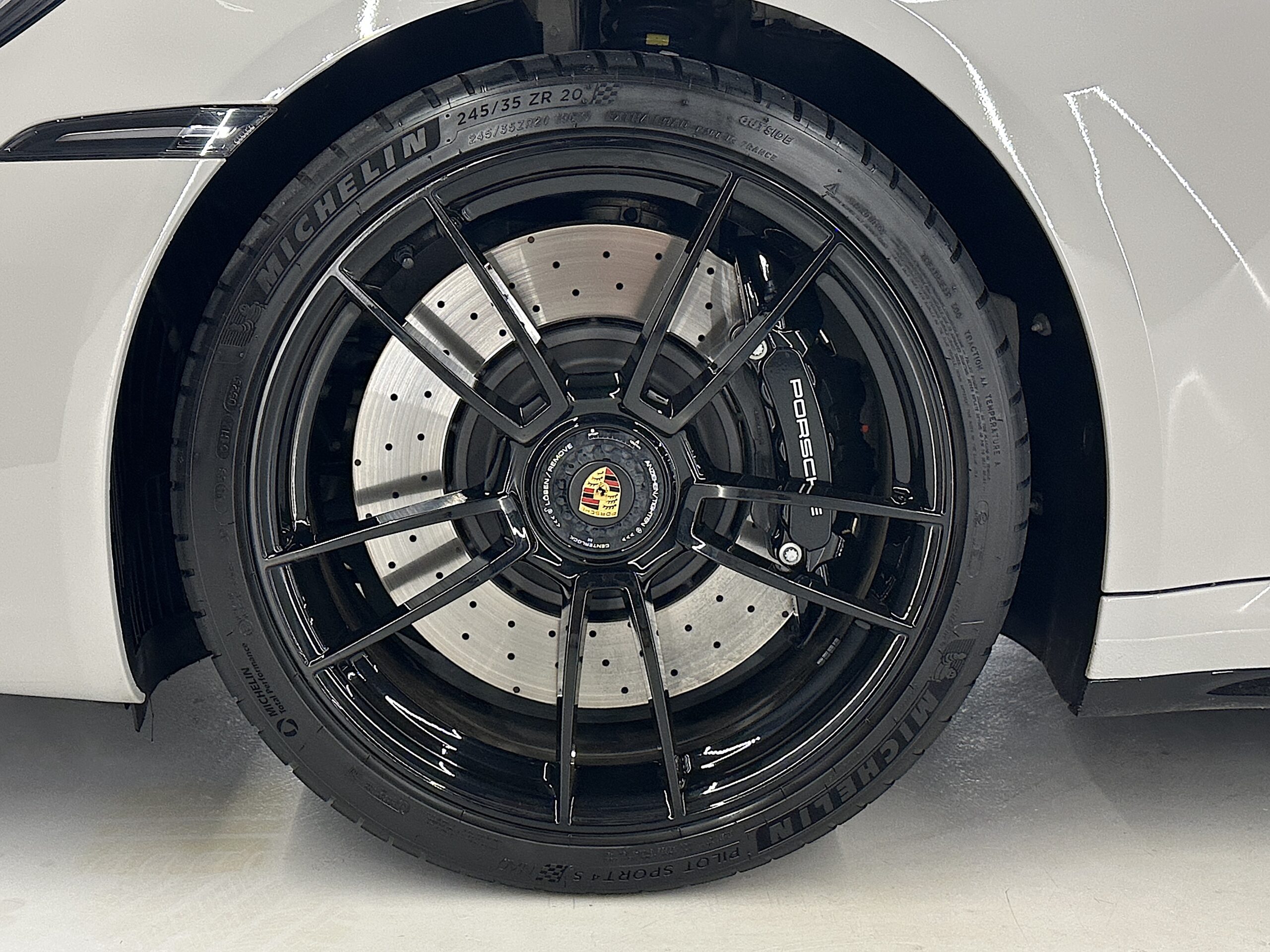 Porsche 992 C4 GTS Cabrio 2023 - WCM Barcelona
