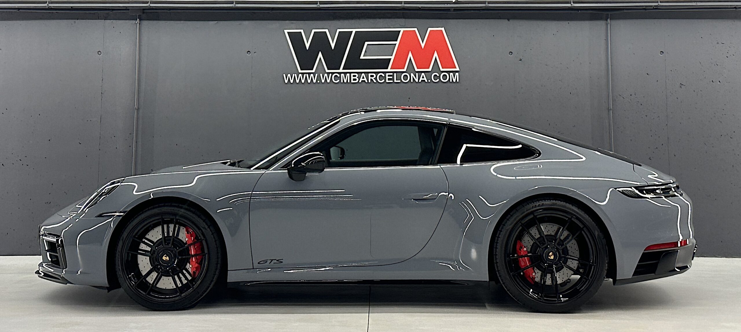 PORSCHE 992 C4 GTS - GRIS ARCTIC - WCM BARCELONA