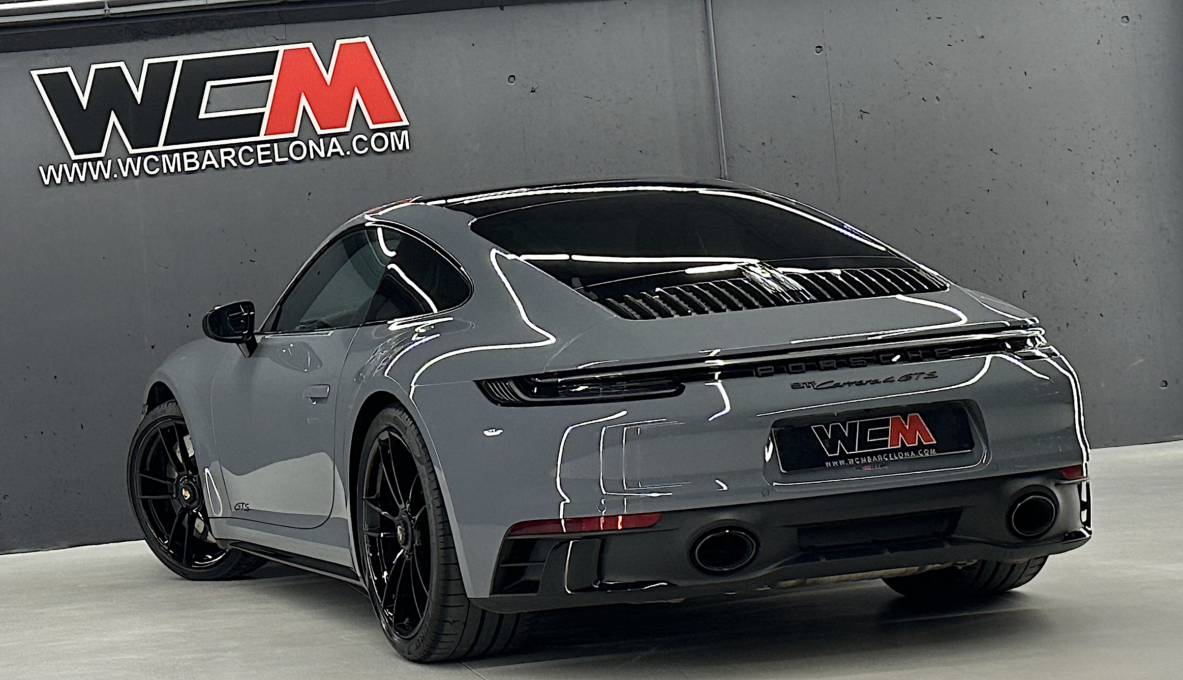 PORSCHE 992 C4 GTS - GRIS ARCTIC - WCM BARCELONA