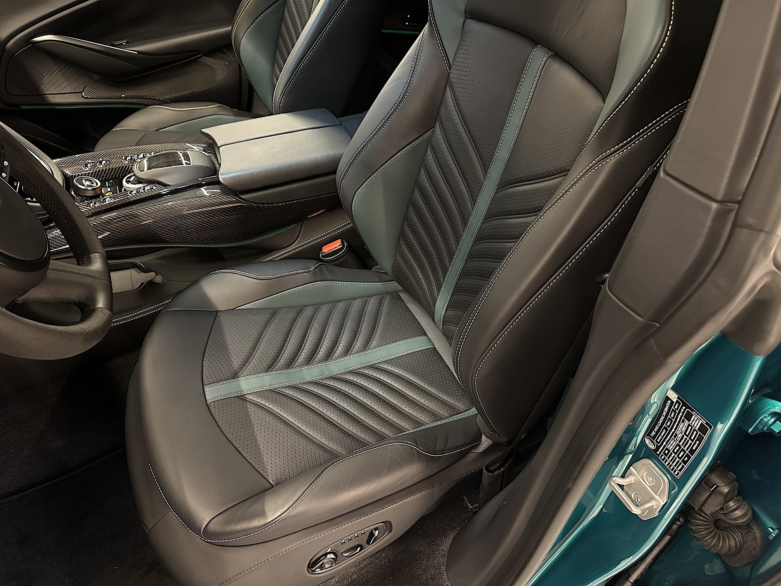 Aston Martin DBX707 2024 "AMR23" EDITION - Imagen 16