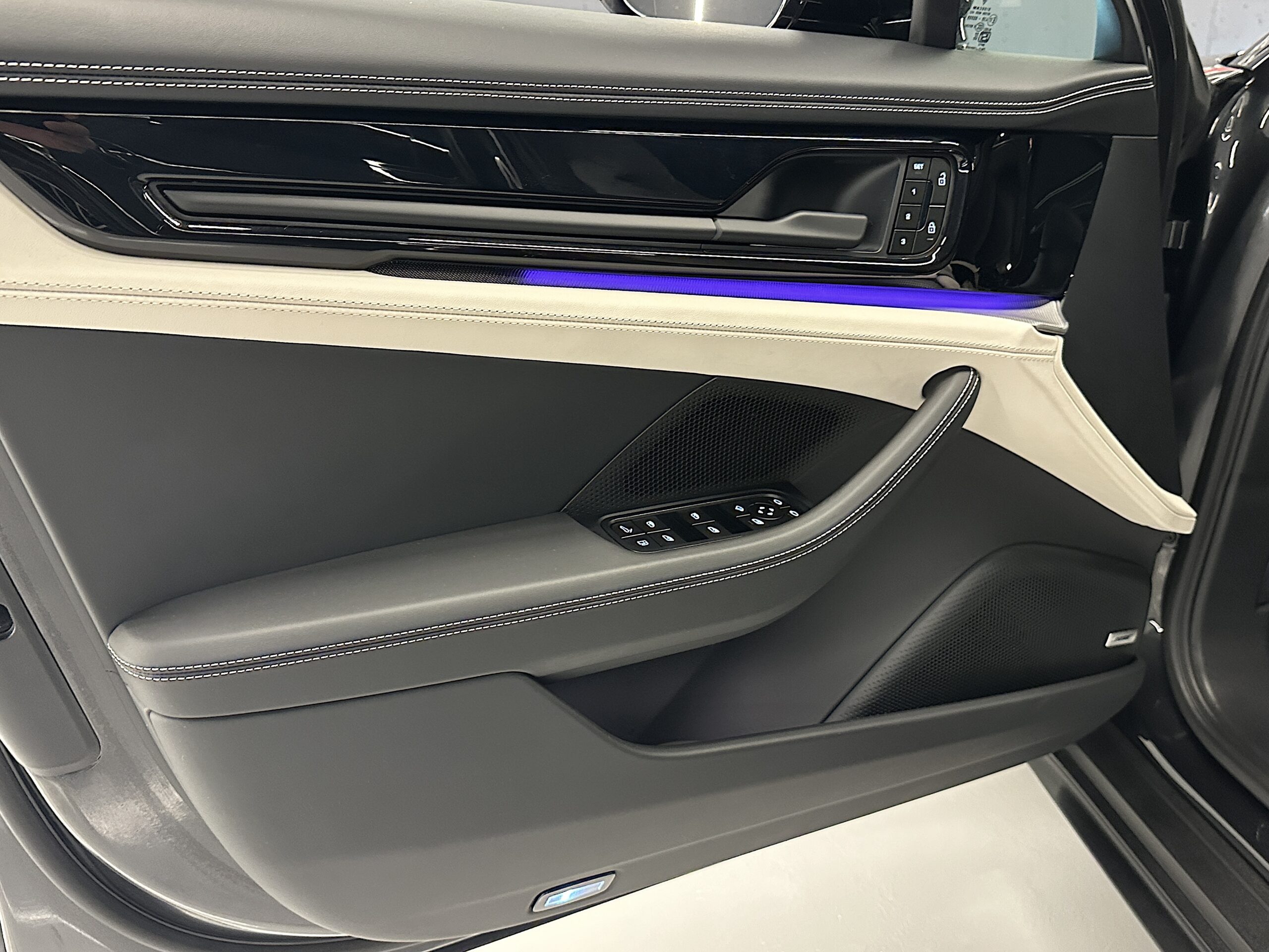 Porsche Panamera 4 E-Hybrid 2025 "NACIONAL" - Imagen 15