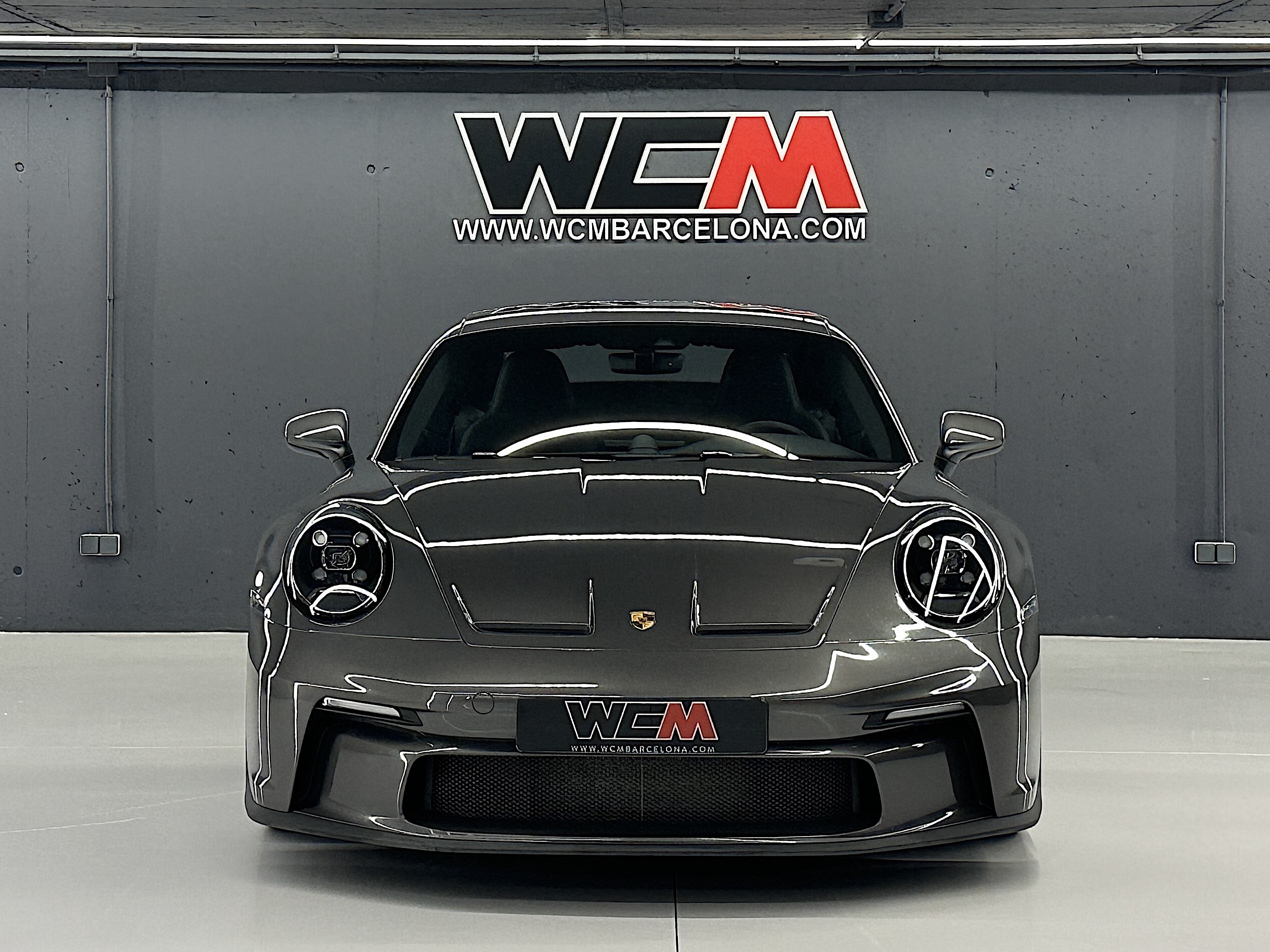Porsche 992 GT3 touring - WCM Barcelona