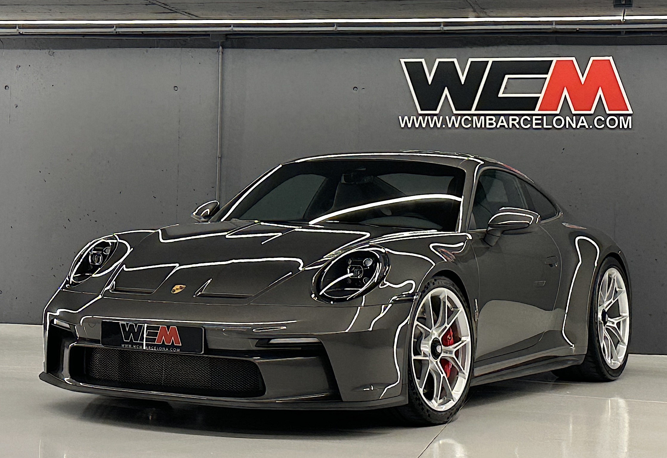 Porsche 992 GT3 touring - WCM Barcelona