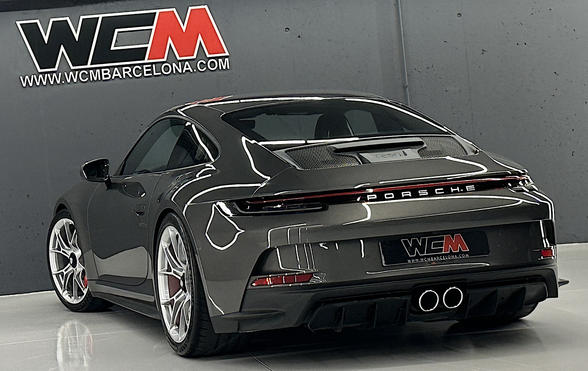 Porsche 992 GT3 touring - WCM Barcelona