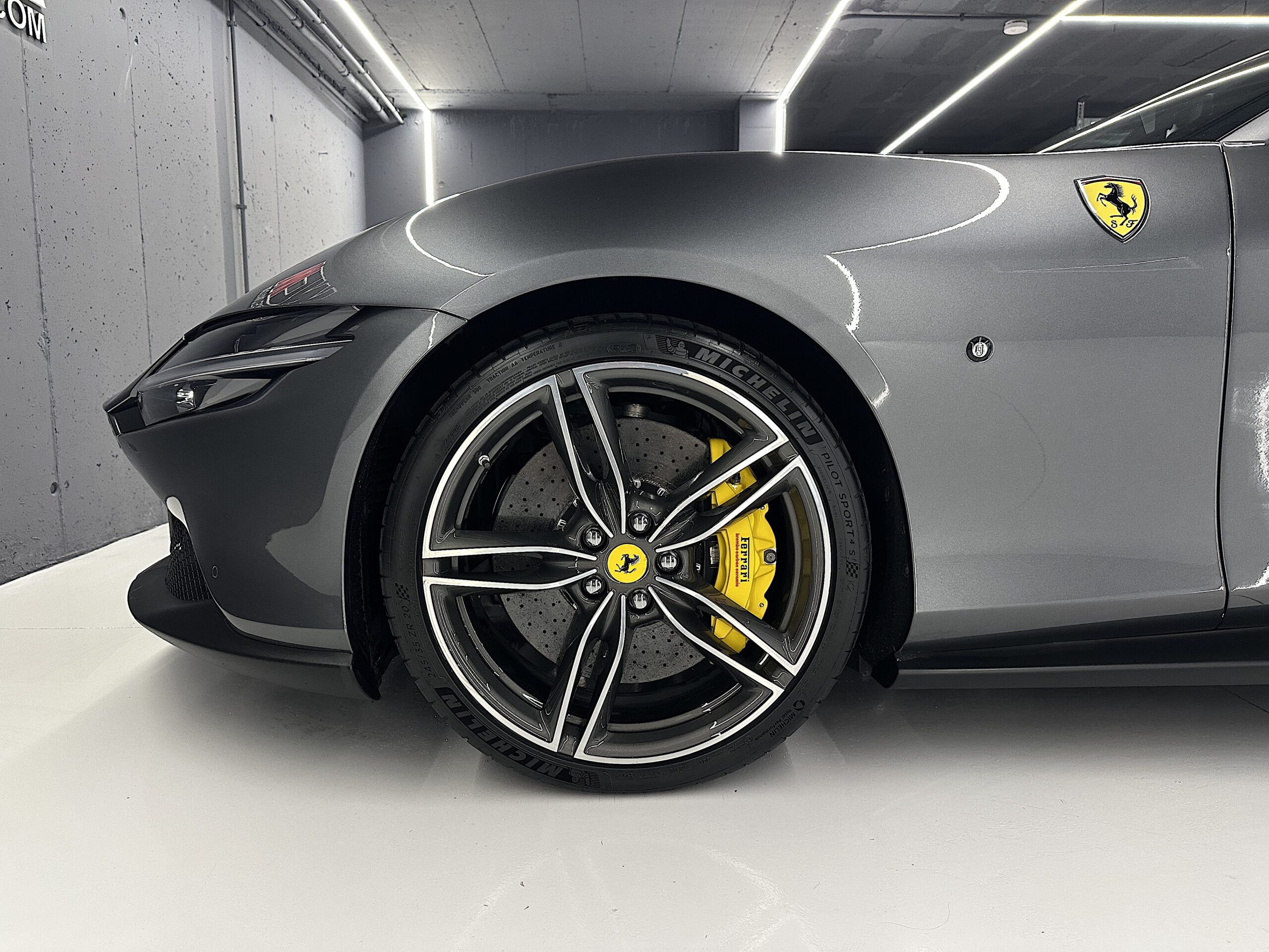 Ferrari Roma "12.000 KM" - Imagen 9