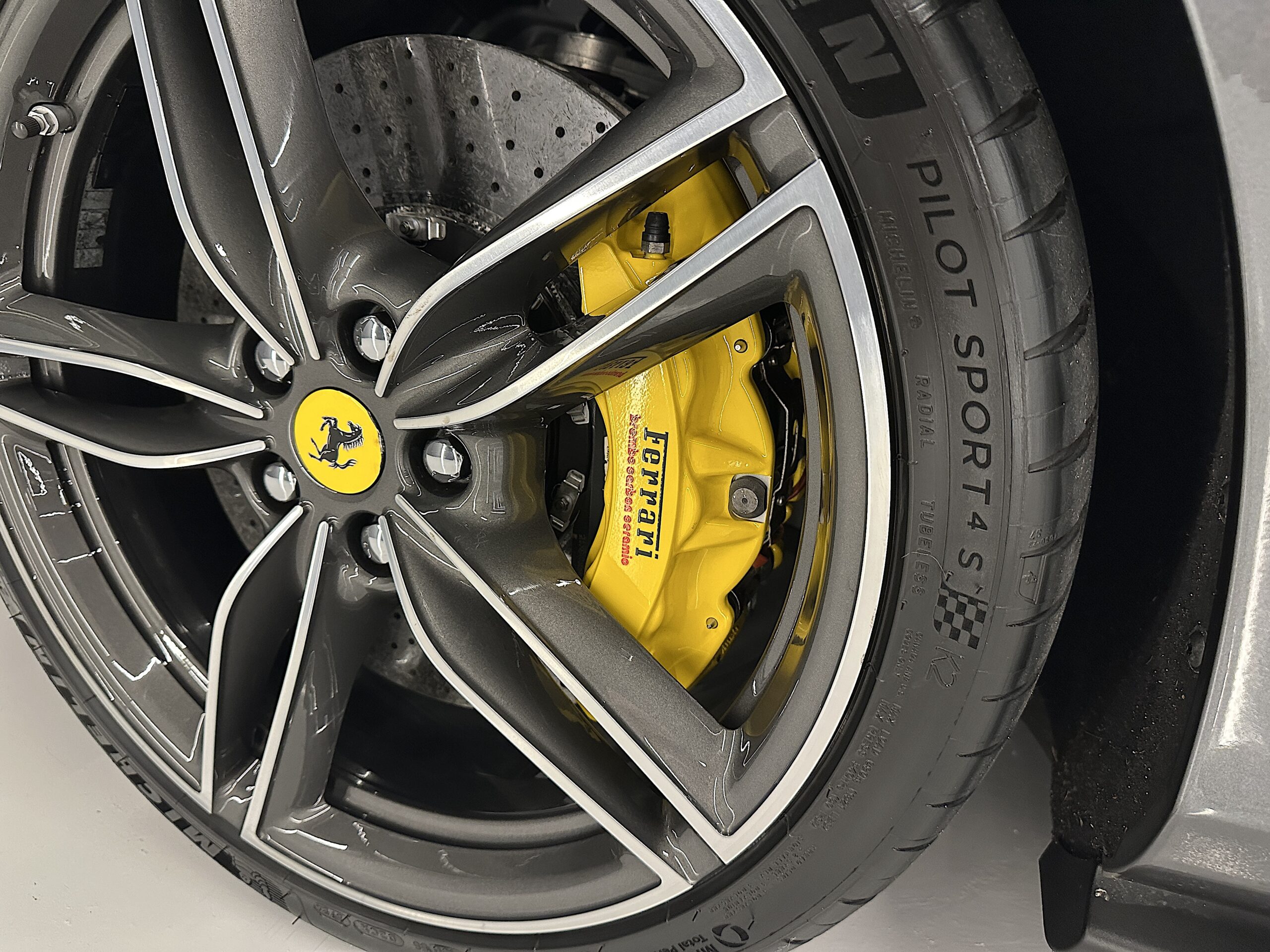 Ferrari Roma "12.000 KM" - Imagen 10