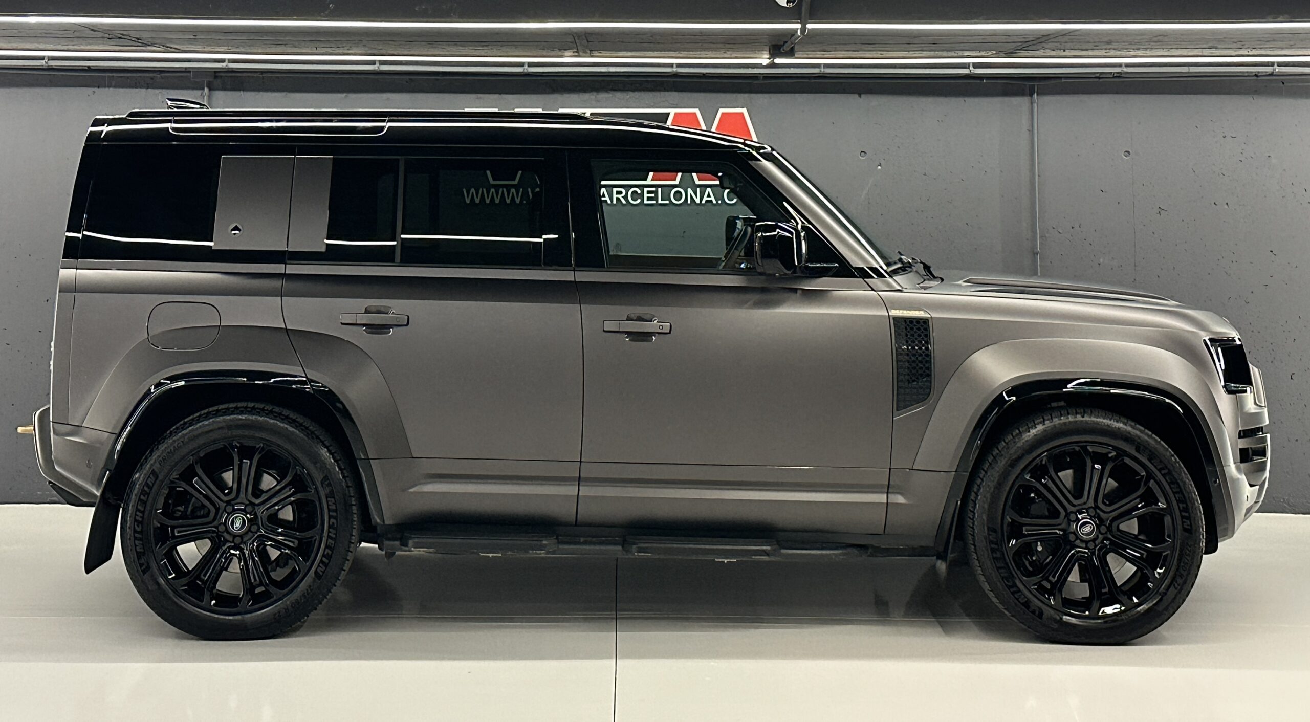 Land Rover Defender Octa - WCM Barcelona