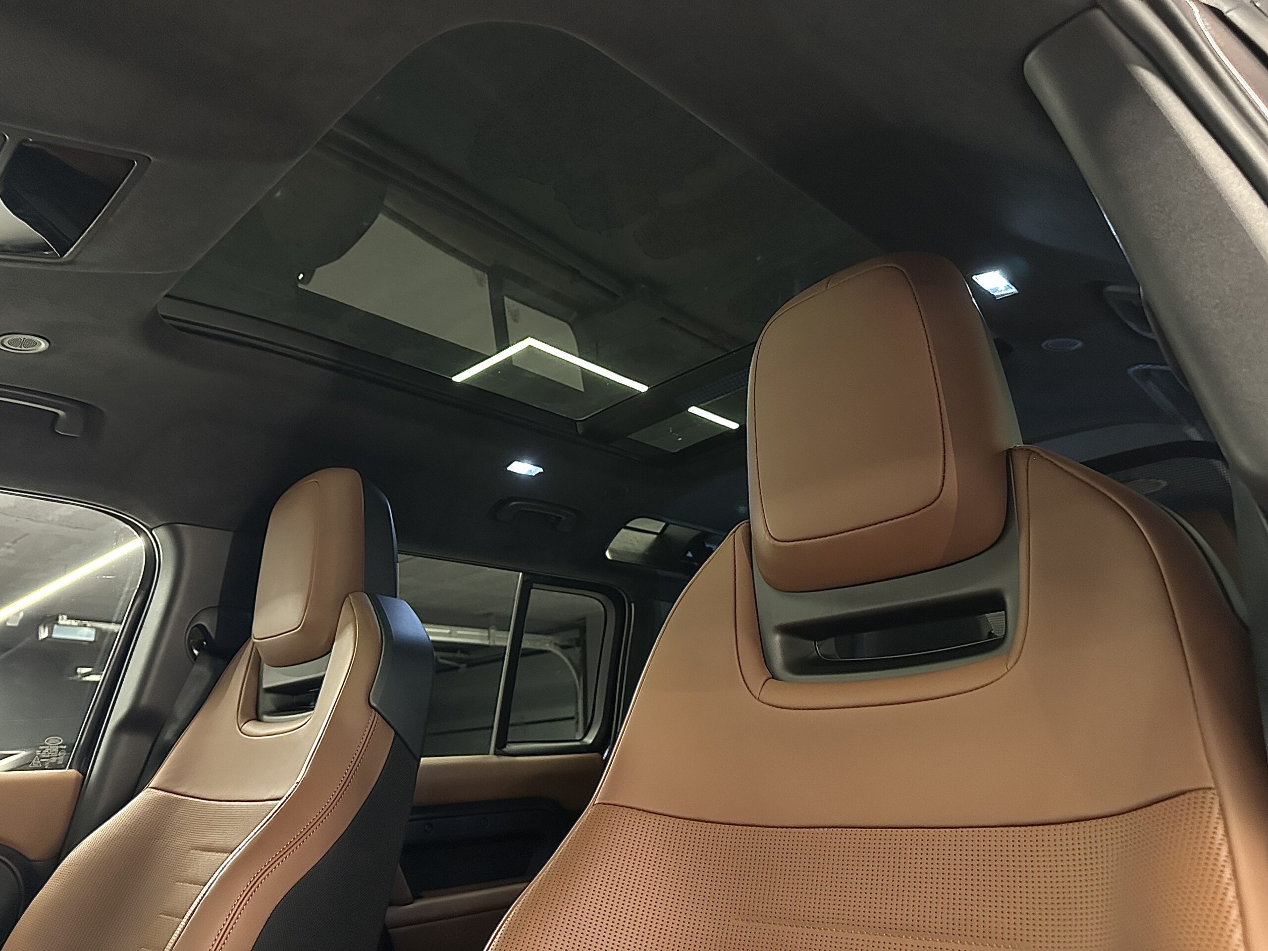 Land Rover Defender "OCTA" 2025 635 cv - Imagen 13