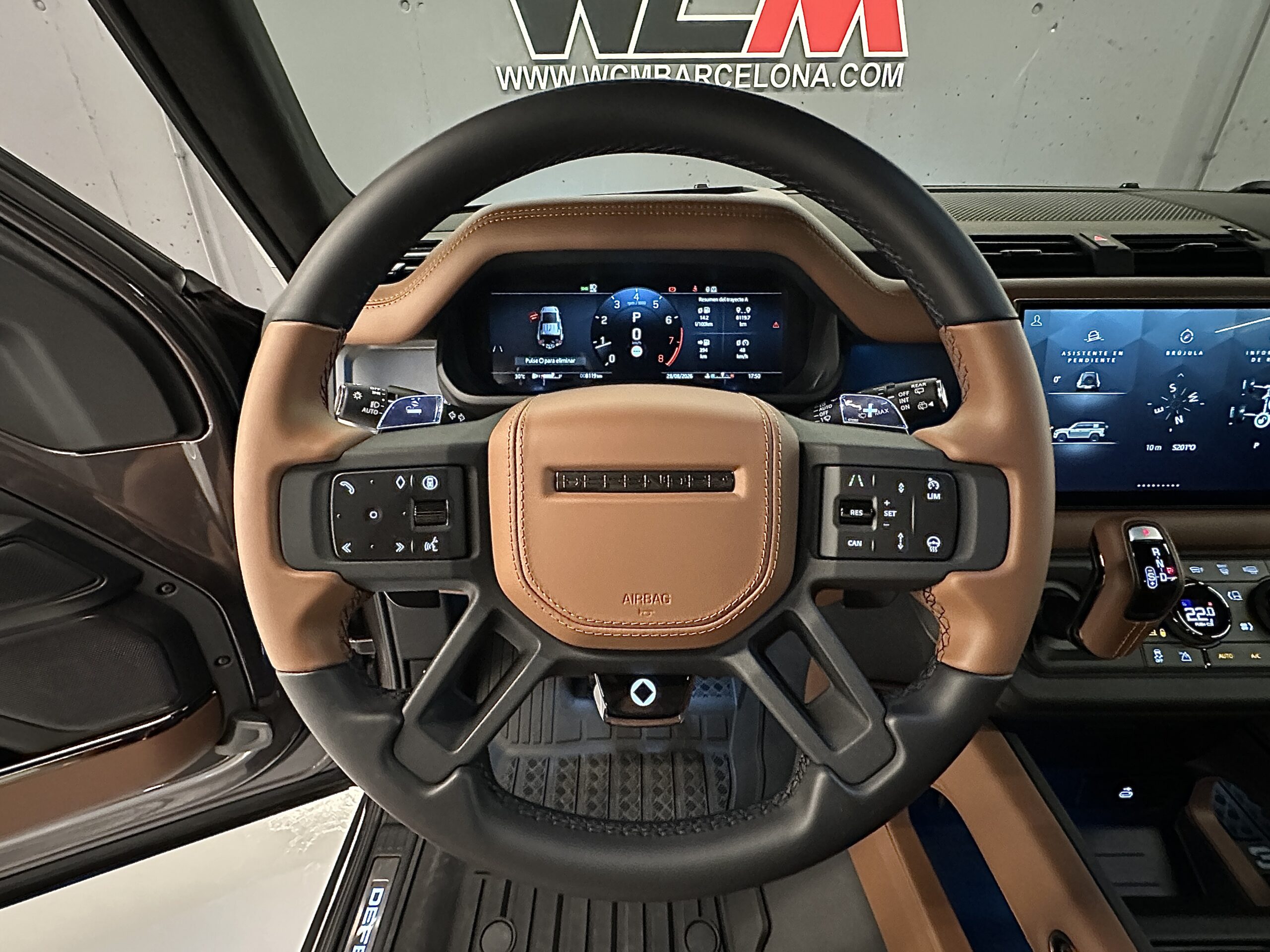 Land Rover Defender "OCTA" 2025 635 cv - Imagen 16