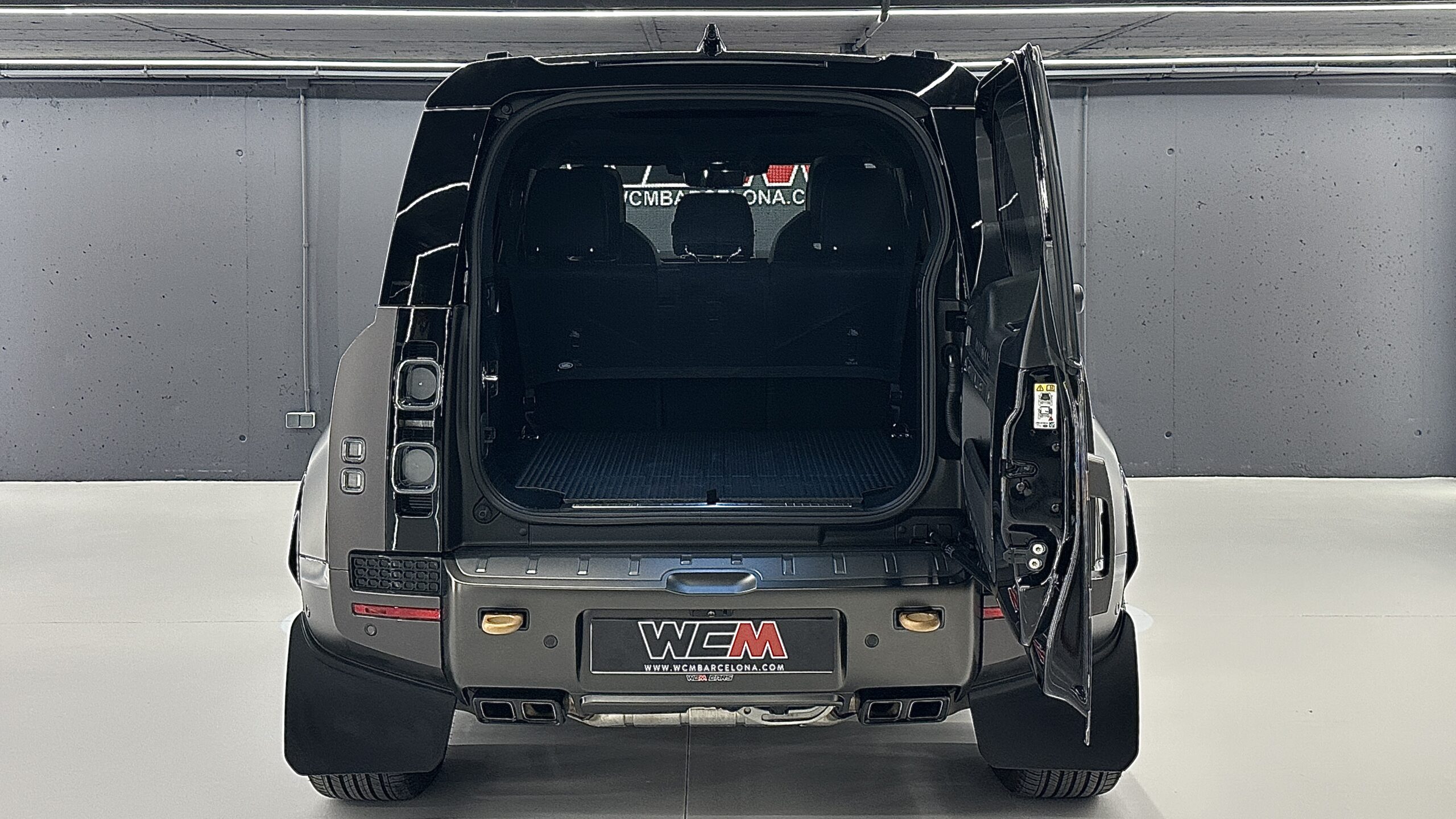 Land Rover Defender "OCTA" 2025 635 cv - Imagen 18